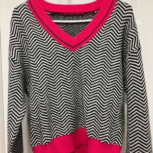 🌻SHEIN Black and White Chevron V-Neck Sweater with Pink Accents